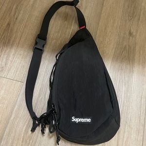Supreme FW20 sling bag